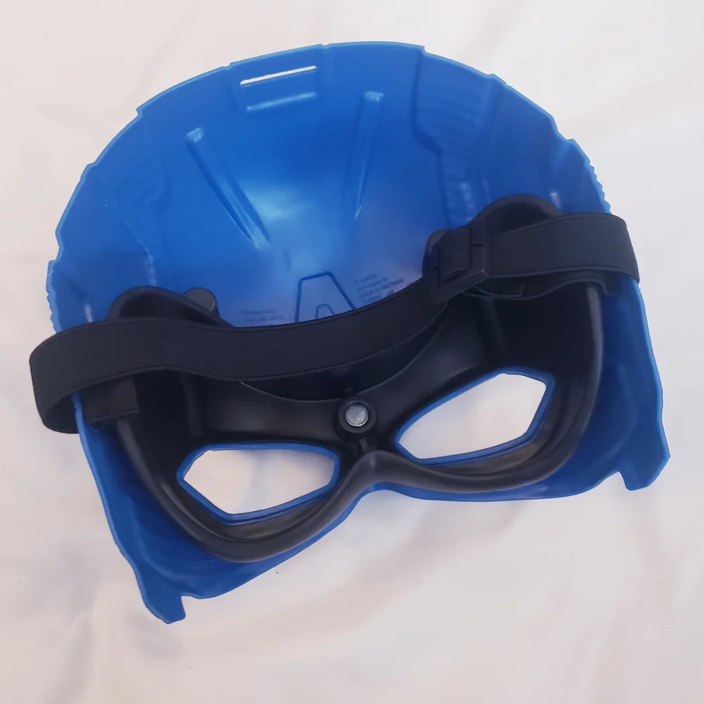 Hasbro Captain America Action Figure Set  With Mask And Blaster